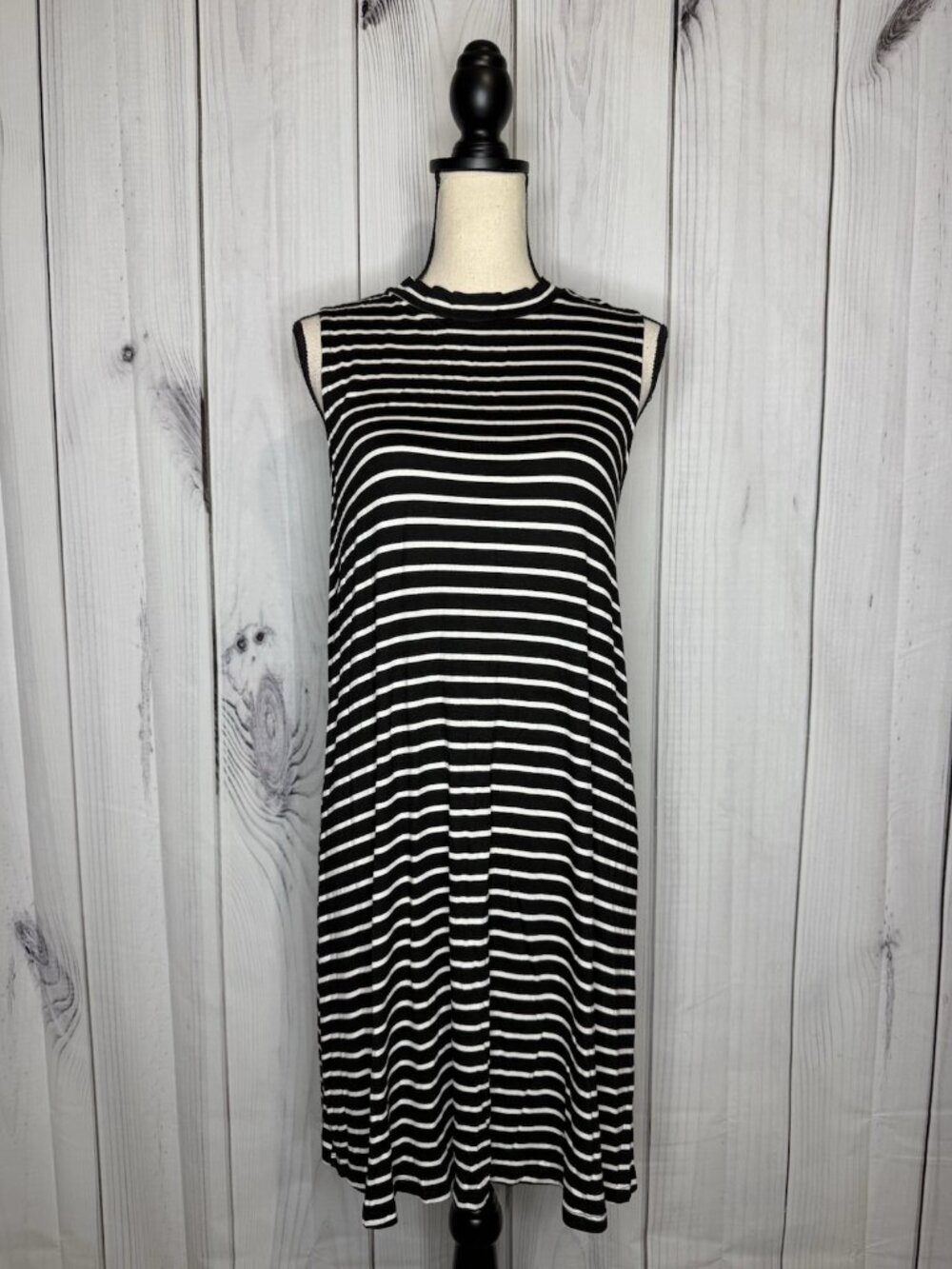 Annalee + Hope Dress Womens Sz Large Black White Striped Sleeveless A-Line NWT